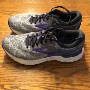 Women’s Brooks Adrenaline 19 size 9.5